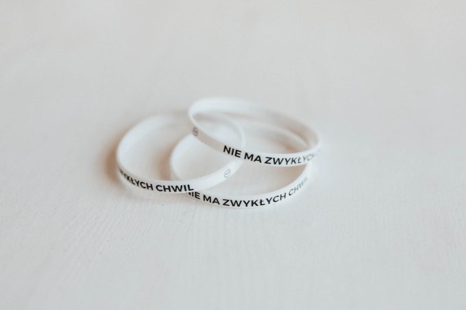 Cegiełka - opaska na rękę - nie ma zwykłych chwil! - obrazek 3