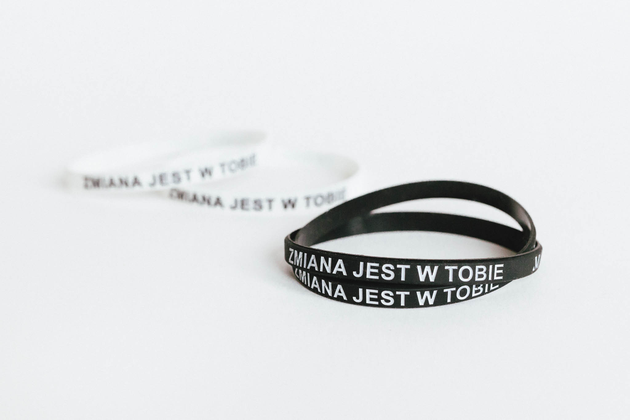 Cegiełka – opaska na rękę –  "Zmiana jest w Tobie" - obrazek 2